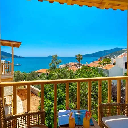 Pier House 5* קלקן